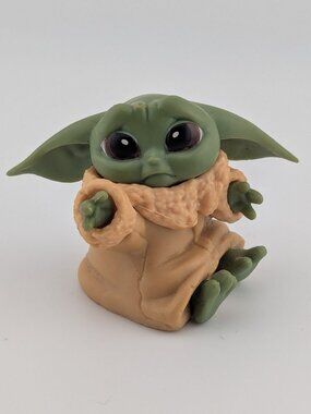 Star Wars Grogu Baby Yoda Mini Figure – The Mandalorian Collectible